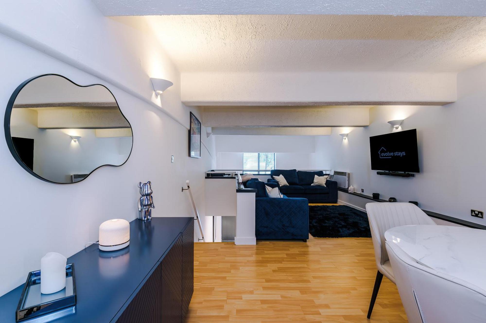 Apartment Stunning Duplex In Manchester, Workspace For Professionals *