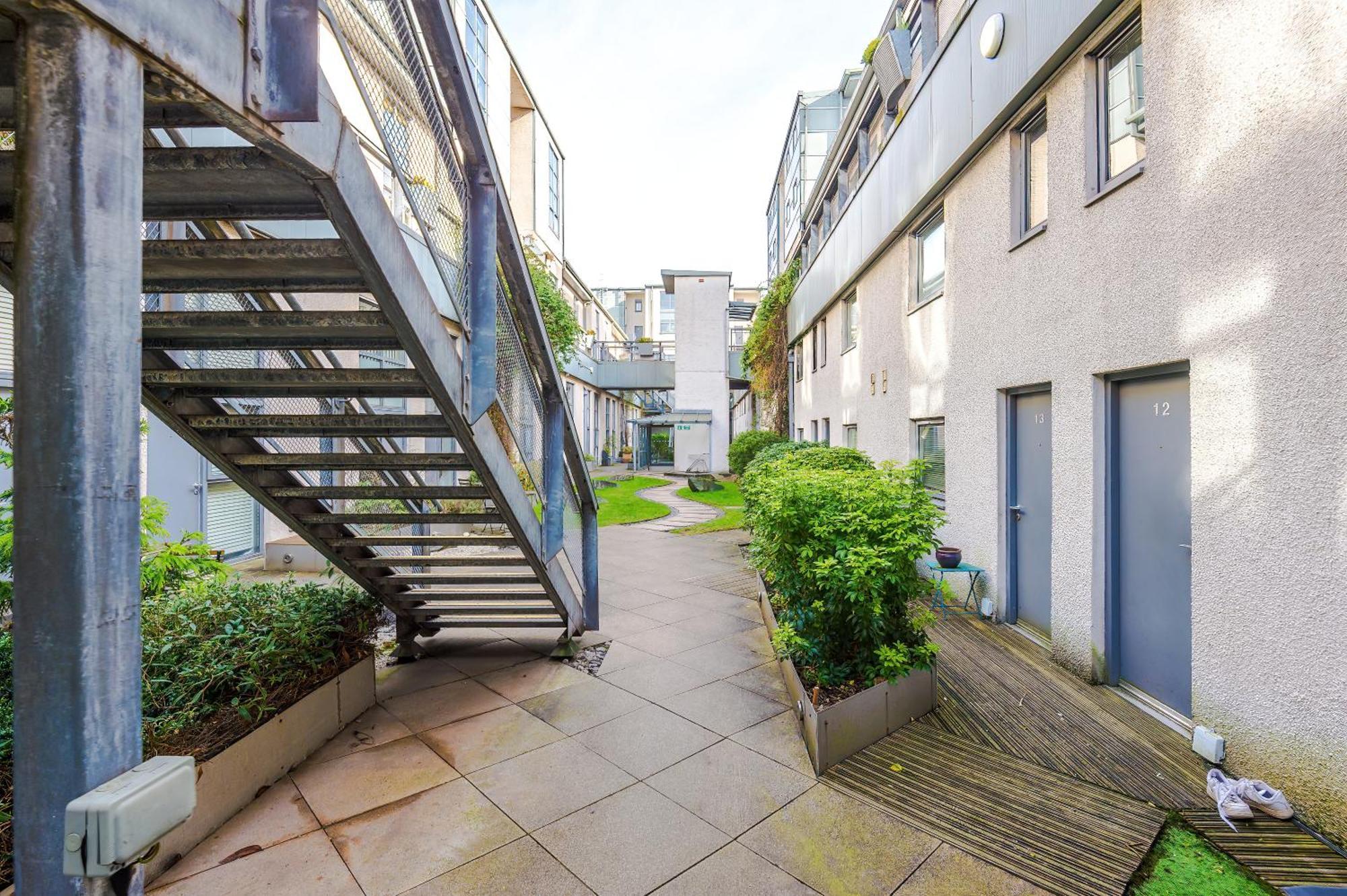 Stunning Duplex In Manchester, Workspace For Professionals