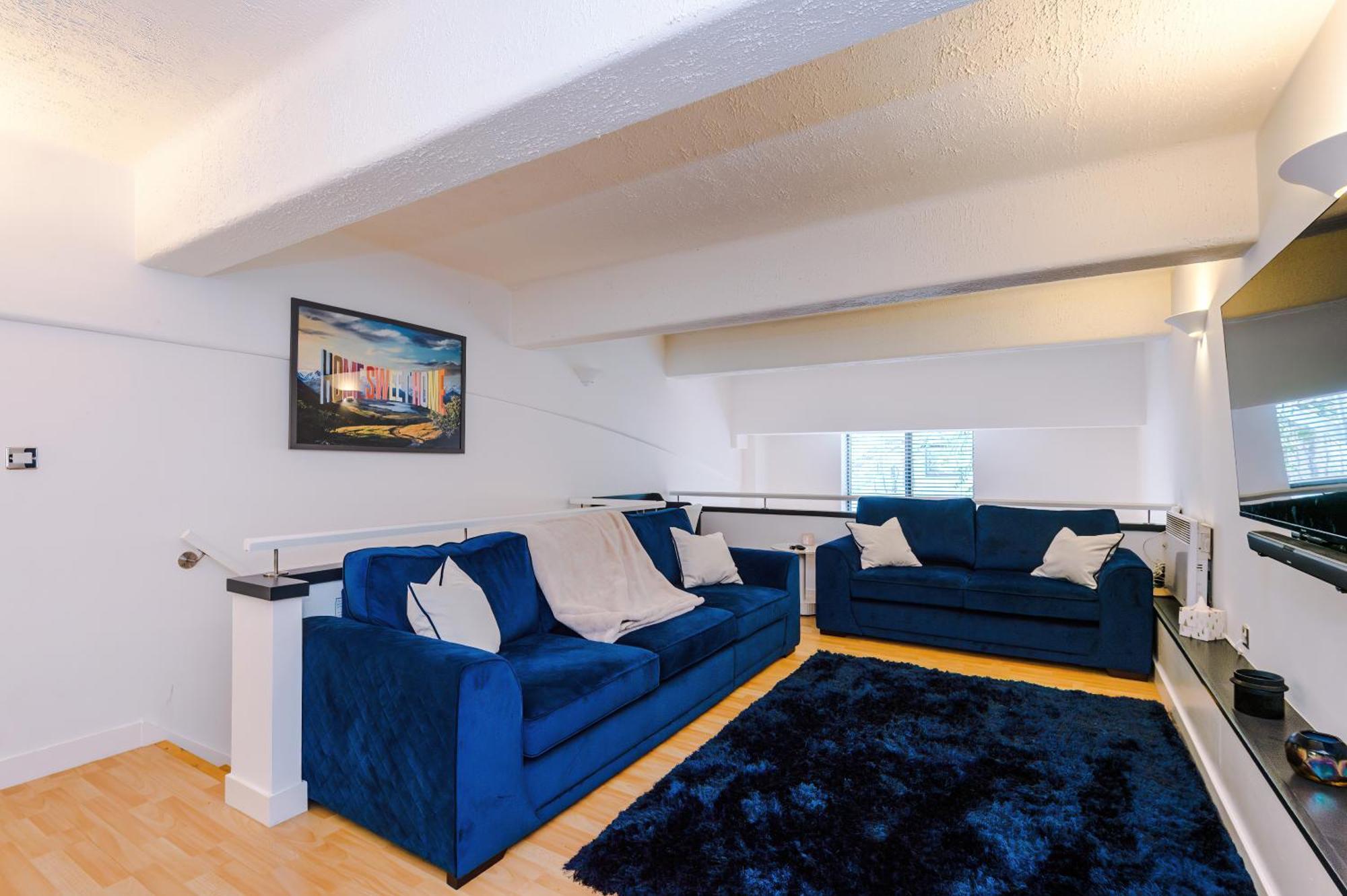 Stunning Duplex In Manchester, Workspace For Professionals *
