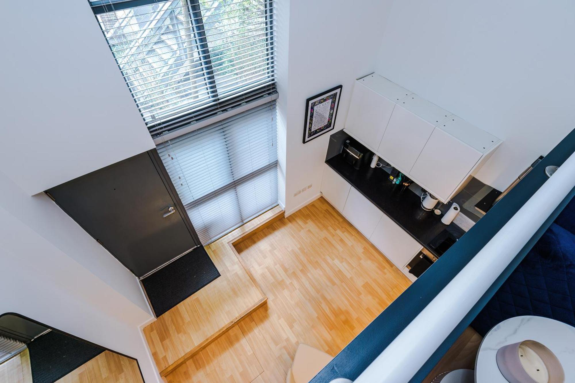 Stunning Duplex In Manchester, Workspace For Professionals Apartment